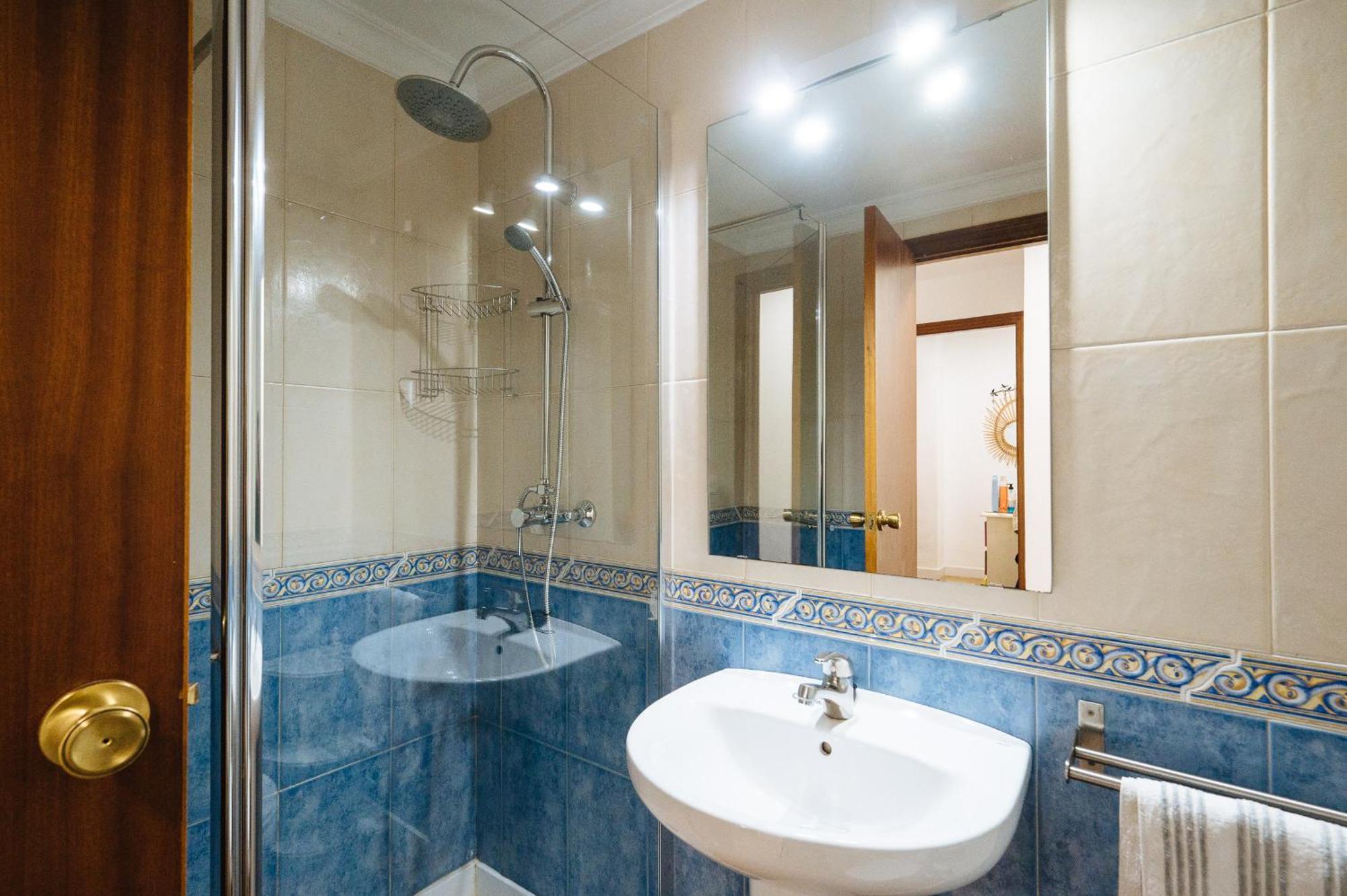 apartamento con parking plaza del museo Sevilla Exterior foto