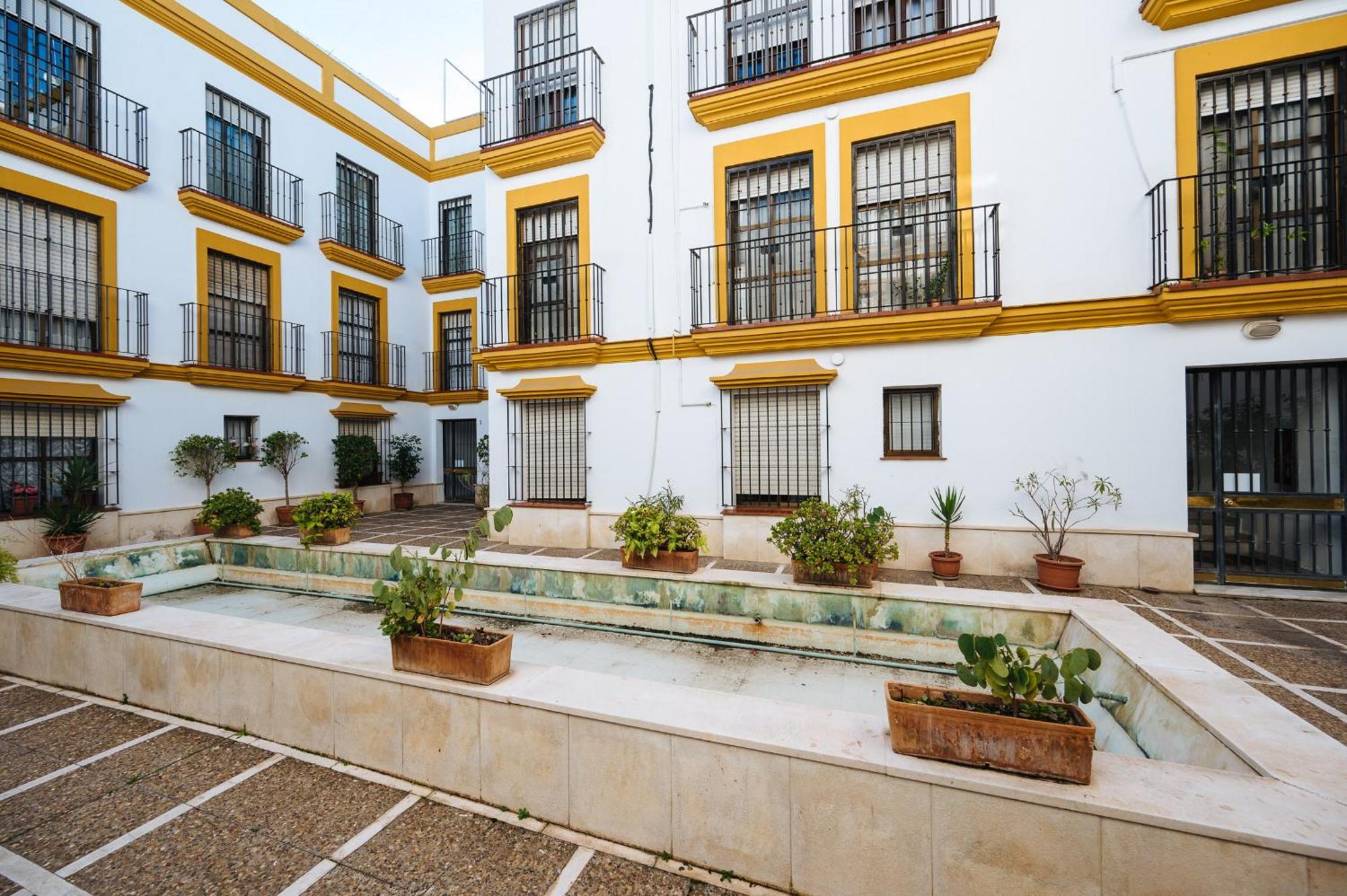 apartamento con parking plaza del museo Sevilla Exterior foto